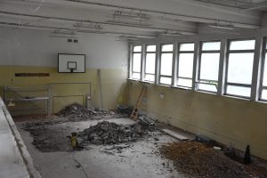 rozbiórka sali gimnastycznej w Szpitalu