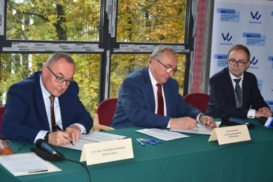 podpisanie umowy na realizację projektu pn. „Rozszerzenie dostępności robotycznie wspomaganej diagnostyki funkcjonalnej i rehabilitacji dzieci i młodych dorosłych z mózgowym porażeniem dziecięcym i innymi zespołami porażennymi na terenie województwa wielkopolskiego”