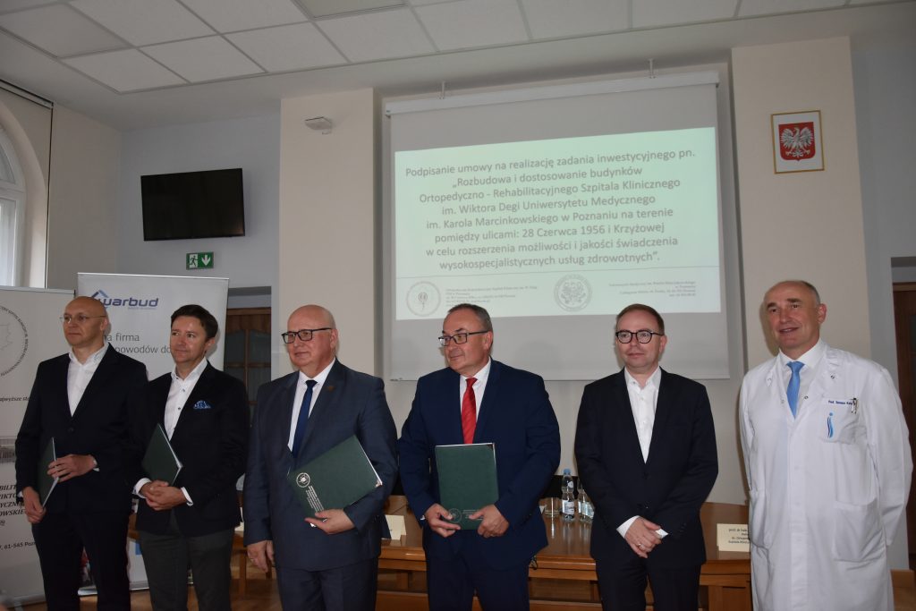 podpisanie umowy na budowę nowego skrzydła Szpitala