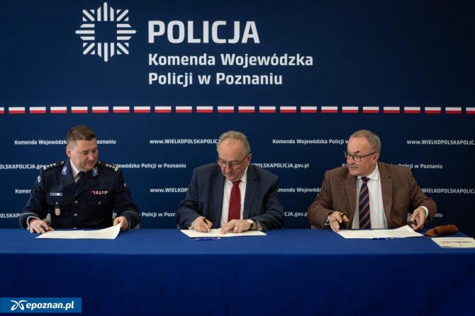 Miliony na poprawę „środowiska pracy” wielkopolskich policjantów. Podpisano umowę