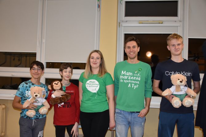 Fundacja „Mam Marzenie” odwiedziła Szpital z okazji Dnia Pluszowego Misia