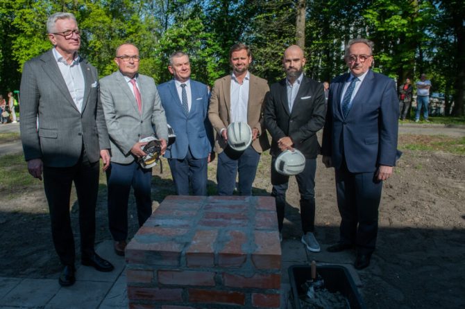 Jeden z najbogatszych Polaków dołoży się do rozbudowy centrum rehabilitacji dla dzieci