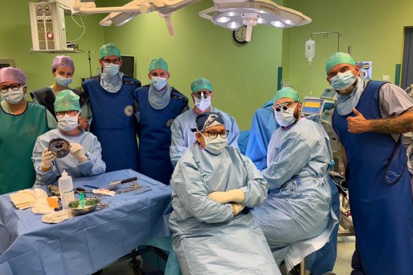 Pierwsza w Polsce innowacyjna operacja korekcji wrodzonej deformacji nadgarstka u dziecka  w Klinice Traumatologii, Ortopedii i Chirurgii Ręki